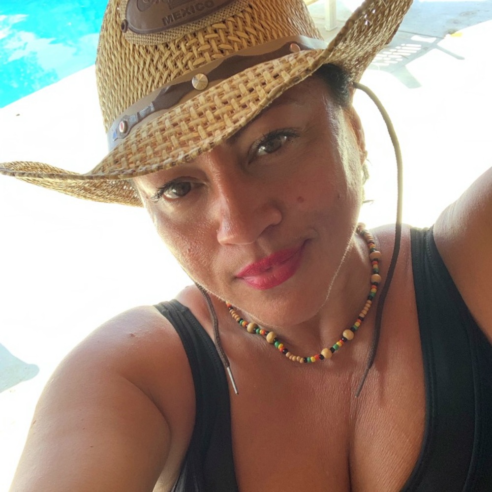 Meet your Posher, Karla